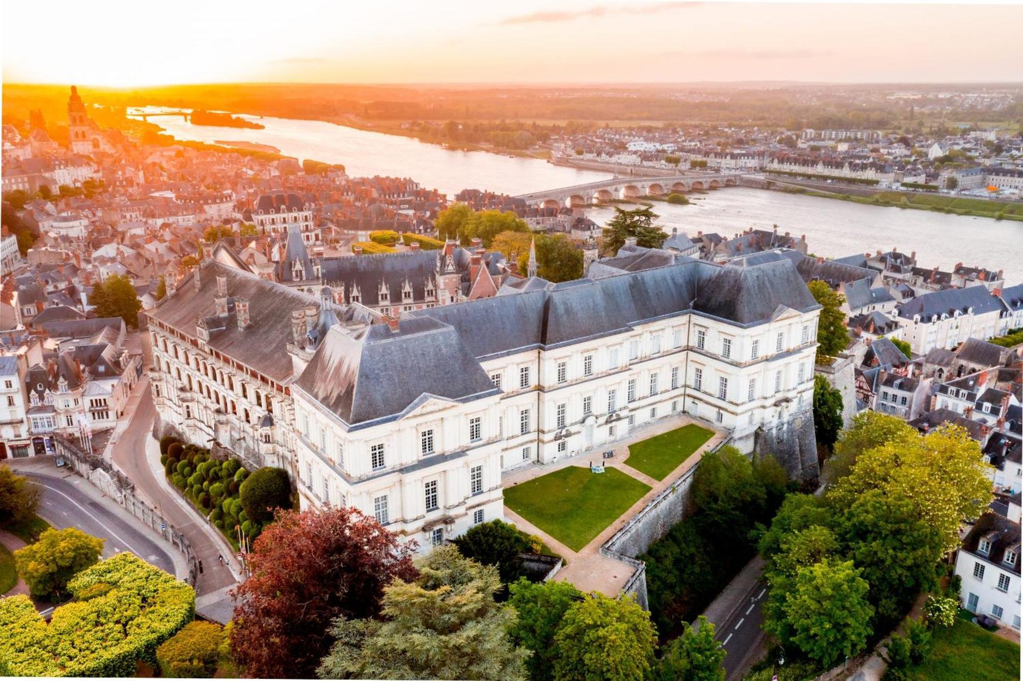 Studio Lumineux Et Plein De Charme Blois Exterior foto